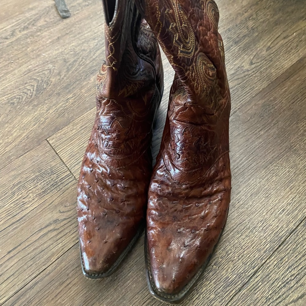 Men Lucchese boots 8.5 B
